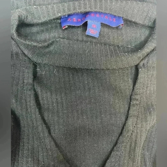 Women’s Aeropostale Cropped Key Hole Long Sleeve Ribbed Shirt - Picture 3 of 3